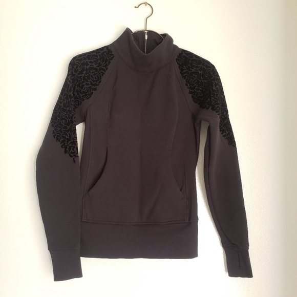 Lululemon sweatshirt